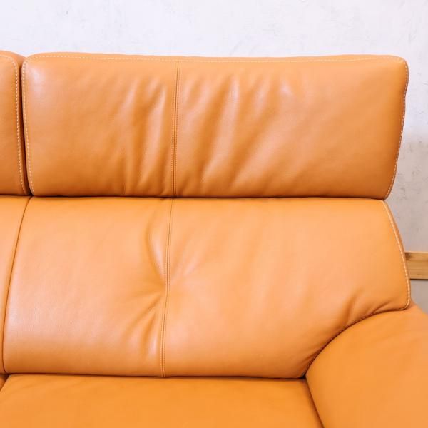 karimoku(カリモク家具)より本革を使用したZT73 2人掛けソファーです