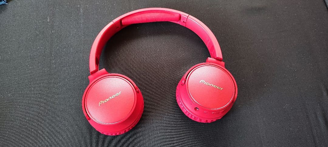 ヘッドホン Pioneer SE-S6BN(R) RED パイオニア、最大30時間再生を可能としたNCヘッドホン「SE-S6BN